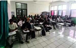 Suasana kelas mahasiswa FSEB UIC.